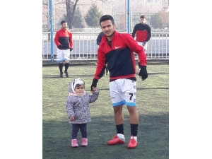 Minik Miray, Babasına Uğurlu Geldi