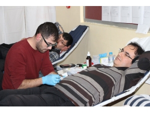 Tek Seferde 900 Ünite Kan Bağışlayarak Bir Rekora İmza Attılar