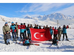 Hakkari’de ‘Dağ Evi Ve Kayak Sezonu’ Açılışı
