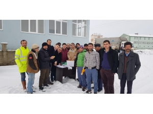 Genç Çiftçiler Hayvanlarını Teslim Aldı