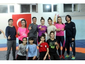 Siirtli Kadınların Güreşe İlgisi Artıyor