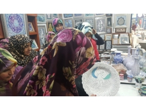 Kursiyerler Ateşte Açan Çiçekleri Yerinde İncelediler