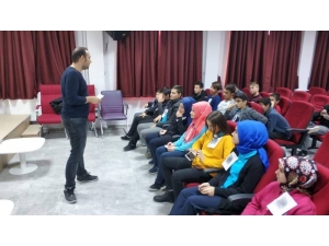Lise Öğrencilerine Bağımlılıkla Mücadele Eğitimi
