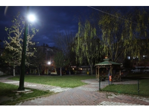 Niğde Belediyesi’yle Parklar Aydınlanıyor