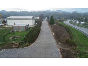 İki Yol Daha Parke Taşlarıyla Kaplandı