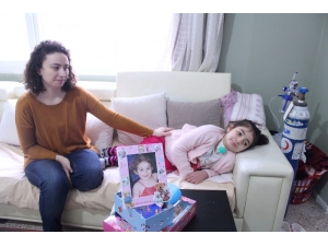 Makinesiz Uyuyamayan Ela Naz ’Teşhis’ Bekliyor