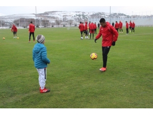 Hakan Keleş: "Galatasaray’ı Yenmek İçin Elimizden Geleni Yapacağız"