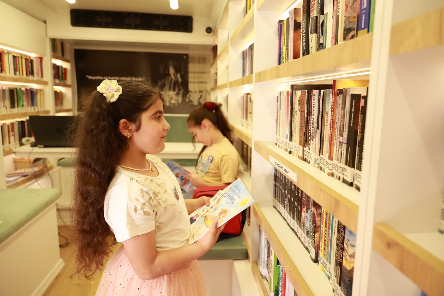 osmangazi-belediyesi-cocuklara-kitap-ve-tarih-sevgisi-asiliyor