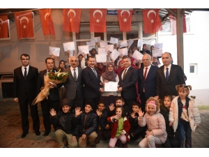 Balıkesir Pullusu Kursunu Bitiren Kadınlara Sertifikaları Verildi