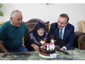 Aişe Nine 108 Yaşında İlk Kez Doğum Gününü Kutladı