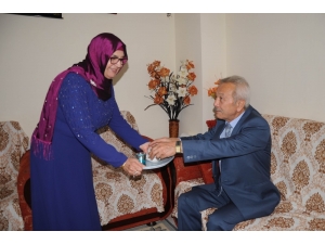 Türkiye-kıbrıs Hattında Bitmeyen Aşk