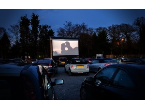 En Uzun Gecede ’Arabalı Sinema’ Keyfi