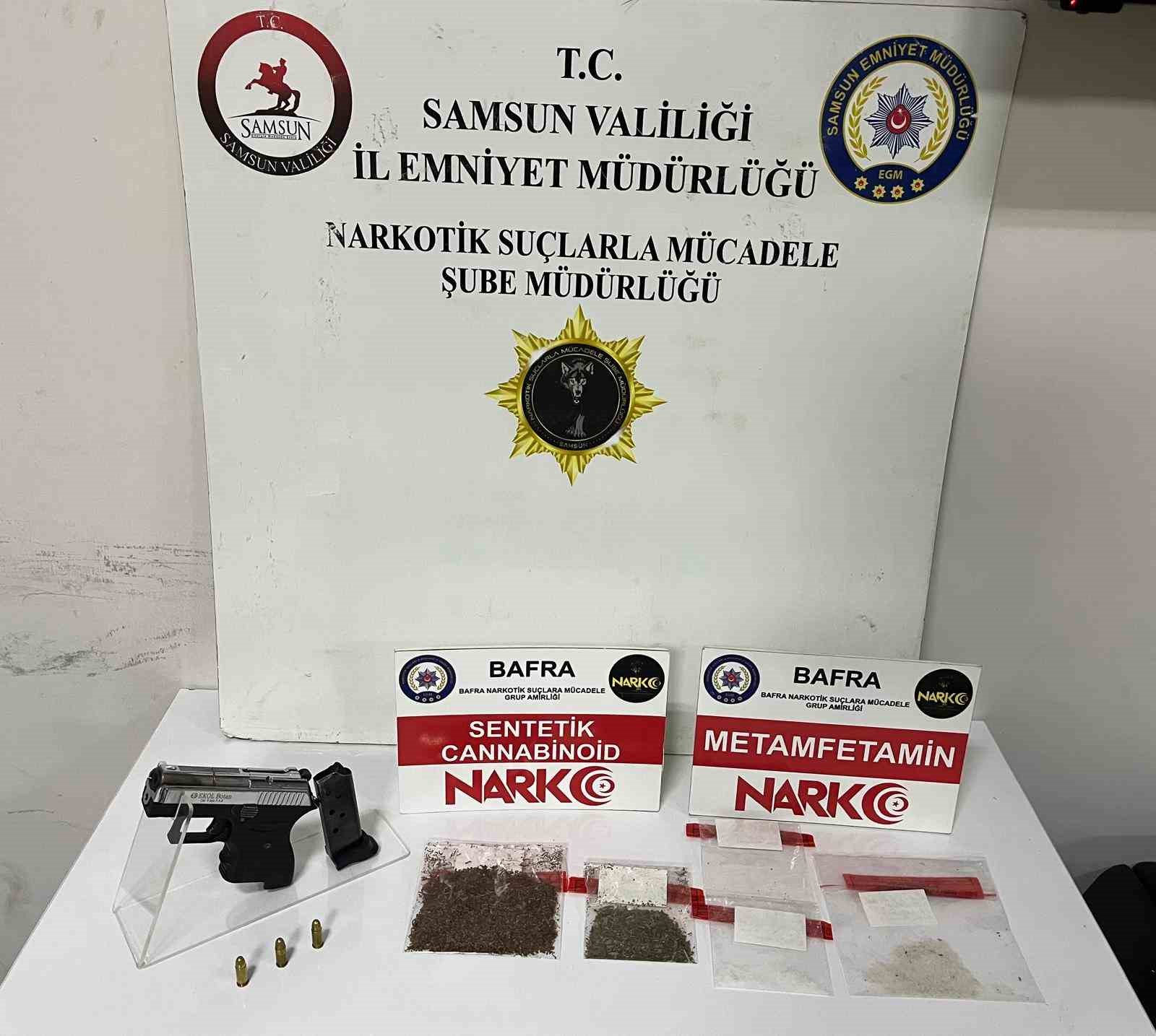 bafra-da-uyusturucu-operasyonu-uyusturucu-ve-ruhsatsiz-tabanca-ele-gecirildi
