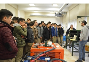 Aday Öğrenciler Düzce Üniversitesini Gezdi