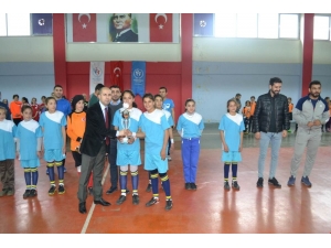 Sason’da Öğrenciler Futsalla Tanıştı