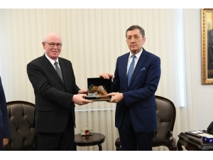 Başkan Kazım Kurt, Milli Eğitim Bakanı Ziya Selçuk’u Ziyaret Etti
