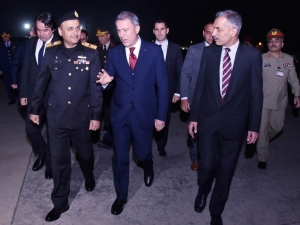 Milli Savunma Bakanı Hulusi Akar Pakistan’da