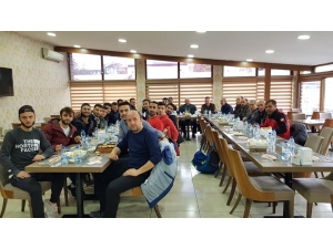 Başkan Ercan Şimşek Futbolcularla Yemekte Buluştu