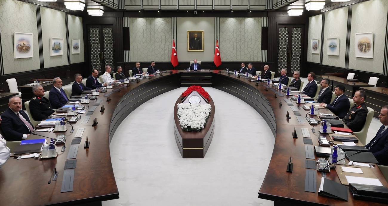 mgk-bildirisi-terorsuz-turkiye-ve-terorsuz-bolge-hedeflerine-ulasma-yolunda-kaydedilen-ilerlemeler-ele-alindi