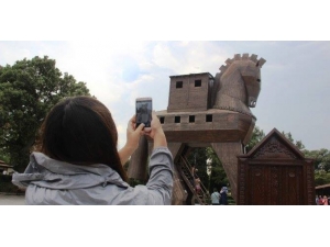 Troya Milli Parkı’na Ziyaretçi Akını