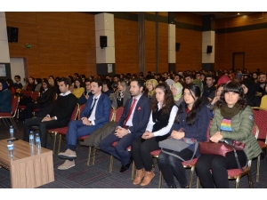 Geleceğin Paramedikleri Panelde Buluştu