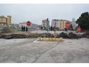 Uşak’ta Hemzemin Geçidin Kapatılması Tepkilere Neden Oldu