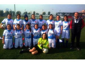 Kiraz’ın Futbolcu Kızları