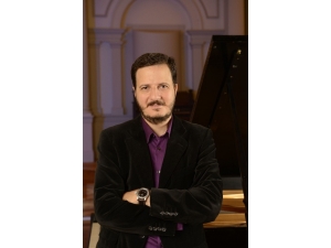 Bursalı Besteci Abd’de 2018’in En İyi Bestecisi Olmaya Aday