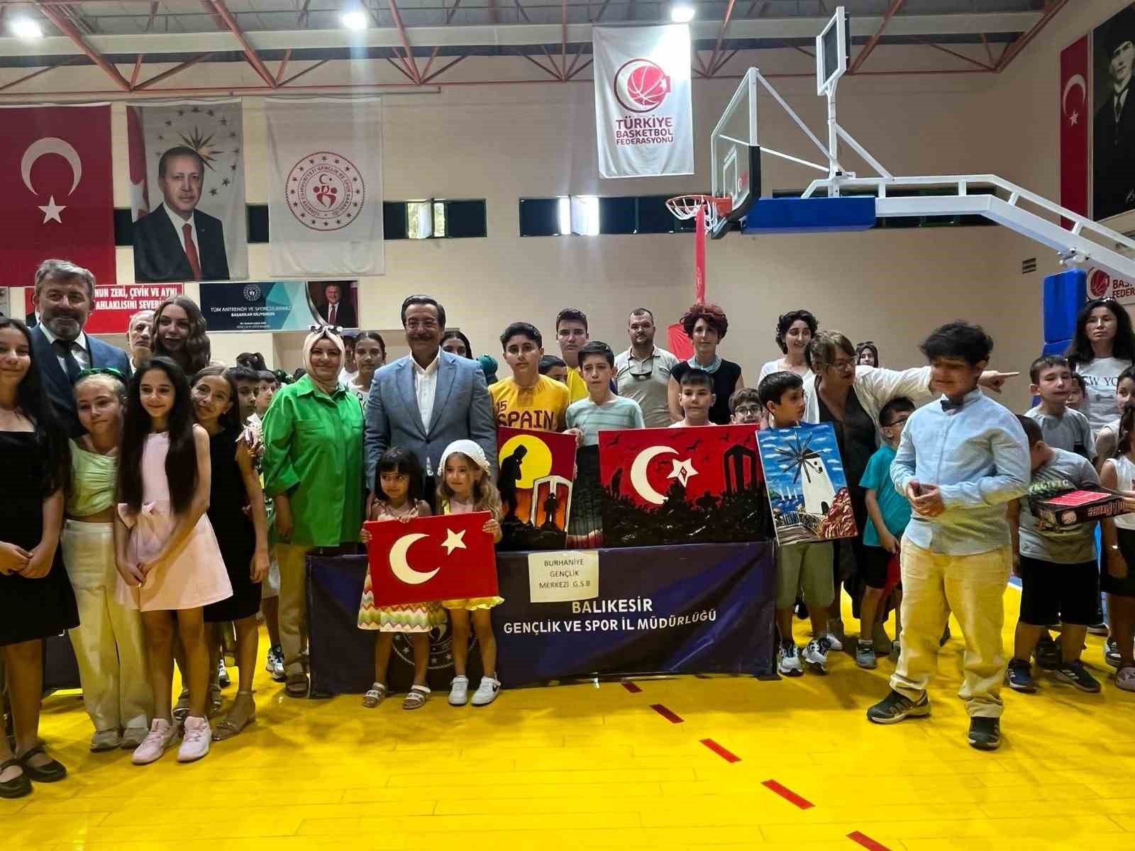 burhaniye-de-yaz-spor-okullari-torenle-acildi