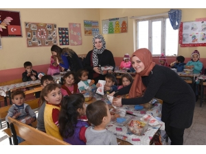 İzmir’den Çatak’a ‘Yerli Malı’ Mutluluğu