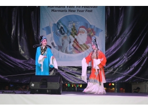 Çinli Gösteri Grubu Marmarislileri Kendine Hayran Bıraktı