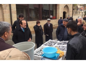 Vali Pehlivan Hoca Ahmet Yesevi Caddesi Esnafını Ziyaret Etti