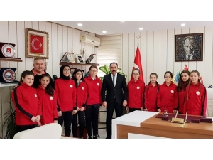 Hentbol Takımı Anadolu Yıldızlar Ligi’ne Uğurlandı