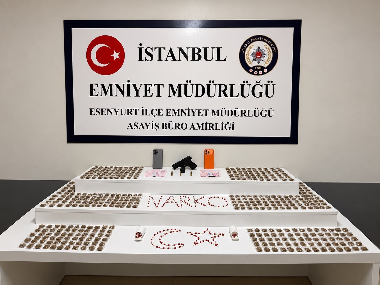 esenyurt-ta-supheli-aractan-uyusturucu-cikti-2-gozalti