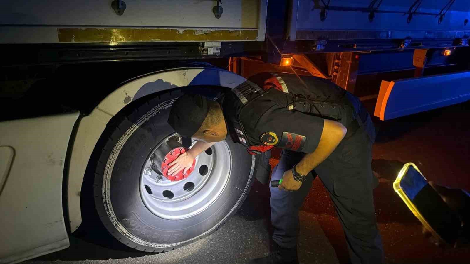 balatasi-isinina-tir-ekipleri-harekete-gecirdi