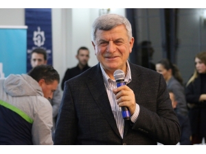 Başkan Karaosmanoğlu, ‘’Hepimizin Spora İhtiyacı Var’’