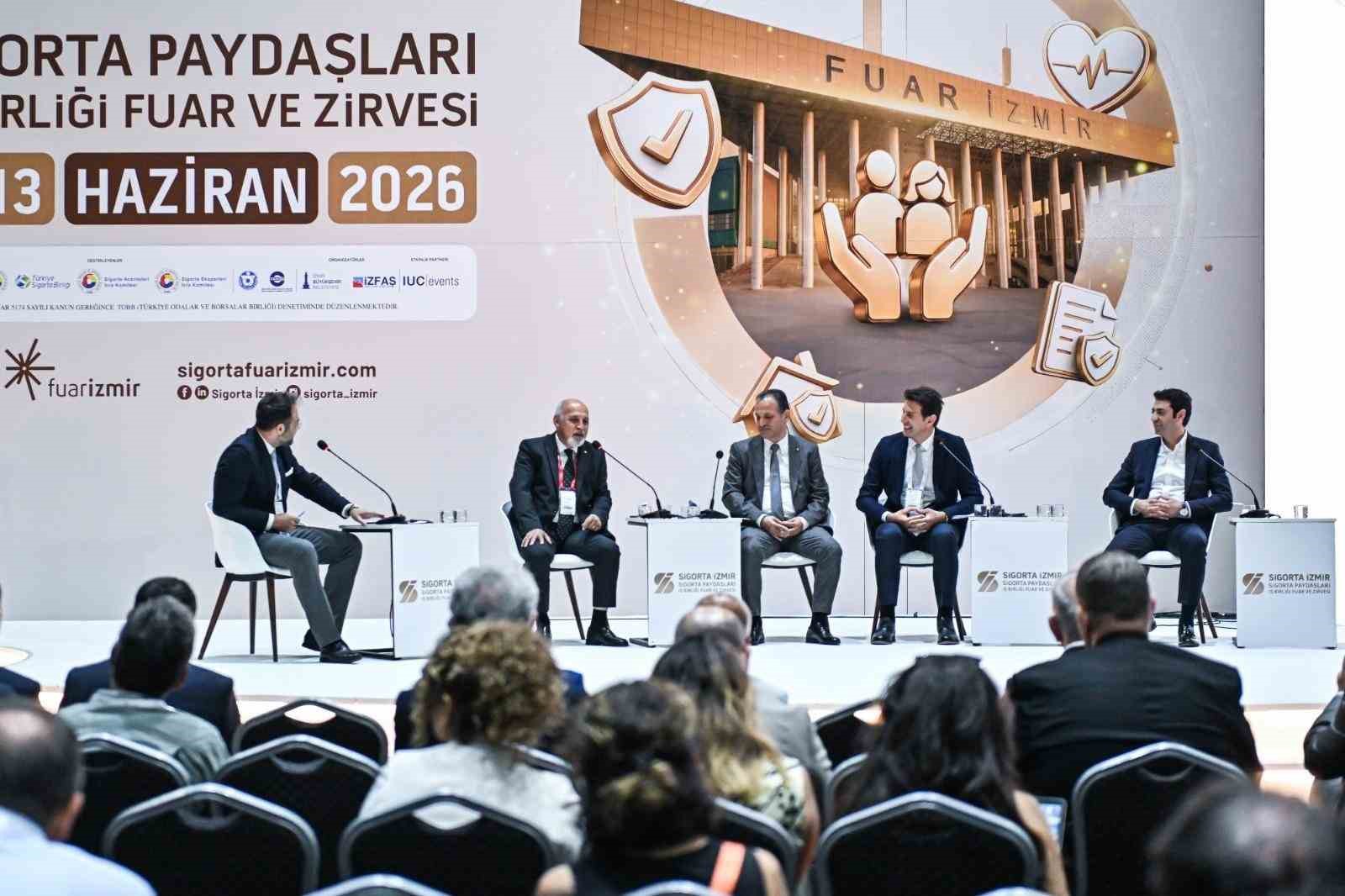 sigorta-izmir-de-gelecegin-riskleri-ve-firsatlari-masaya-yatirildi