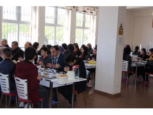 Kaymakam Göktaş Öğrencilerle Yemekte Buluştu