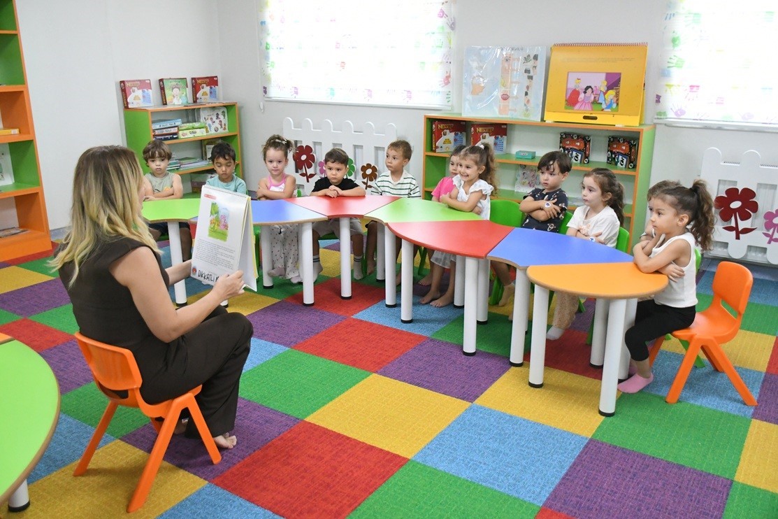 kusadasi-nda-miniklerin-egitim-yolculugu-cocuk-gelisim-merkezi-nde-suruyor