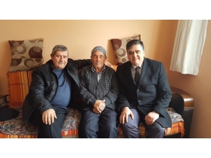 Başkan Yalçın Kutsal Topraklardan Dönen Vatandaşları Ziyaret Etti