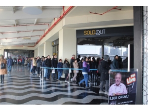 İzmir’de İlber Ortaylı’ya Yoğun İlgi