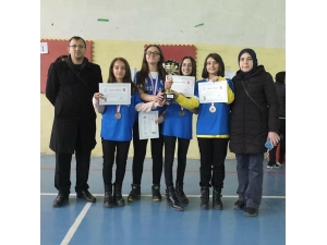 Bilecik Okullar Arası İl Dart Yıldız Kızlar Yarışmasında Üçüncü Oldular