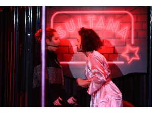 Sultana Kabaresi 21 Aralık’ta Yapılan Prömiyer İle Sanatseverlerle Buluştu