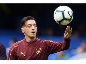 Mesut Özil, Arsenal’dan Ayrılıyor!