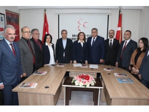 Mhp Tek Kadın Belediye Başkan Adayını Tanıttı