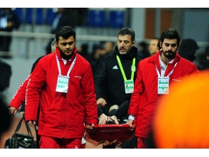 Dorukhan İlk Dakikada Sakatlandı