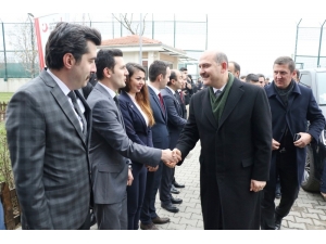 İçişleri Bakanı Soylu Sığınmacı Çocuklara Oyuncak Hediye Etti