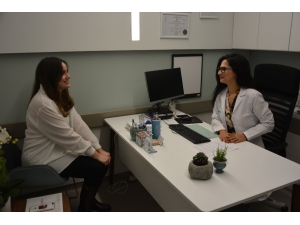 Yüksek Topuk Sadece Ayağı Değil Vücudu Da Olumsuz Etkiliyor