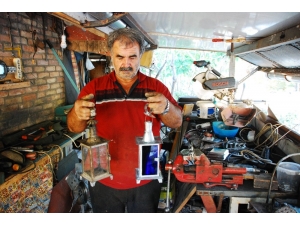 Kültürü Yaşatmak İçin "İdare Lambası Ve Kandil" Yapıyor