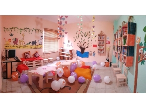 Üniversite Öğrencileri Köy Okulunu Yeniledi